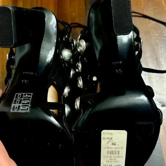 ALEXANDER WANG
NEW in box Alexander Wang Rubie Cage Sandals - Picture 5 of 6